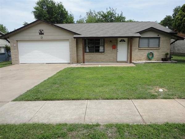 1016 Russell Lane, Bedford, TX 76022