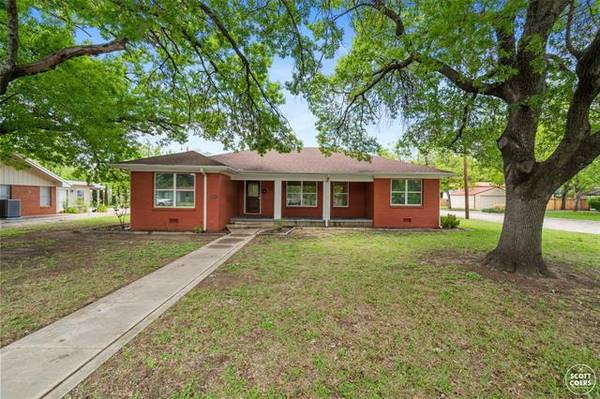 2301 Belmeade Street, Brownwood, TX 76801