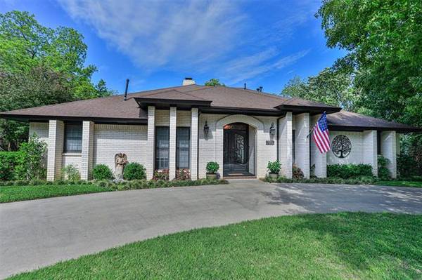 1005 S Denton Street, Gainesville, TX 76240