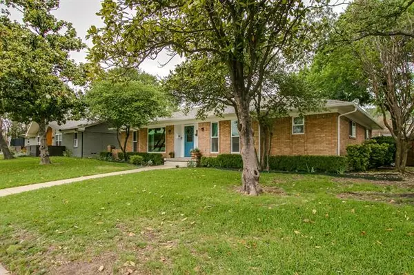 Dallas, TX 75243,9552 Meadowknoll Drive