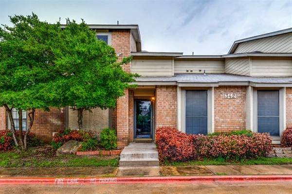 342 W Harwood Road #B, Hurst, TX 76054