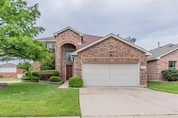 9888 Autumn Sage Drive, Fort Worth, TX 76108