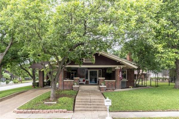 212 Davis Street, Weatherford, TX 76086