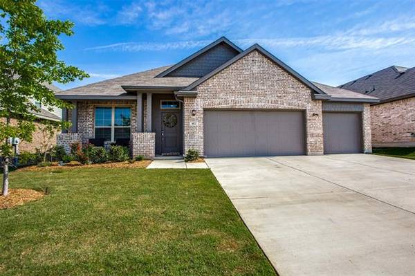 412 Wiggins Way, Van Alstyne, TX 75495