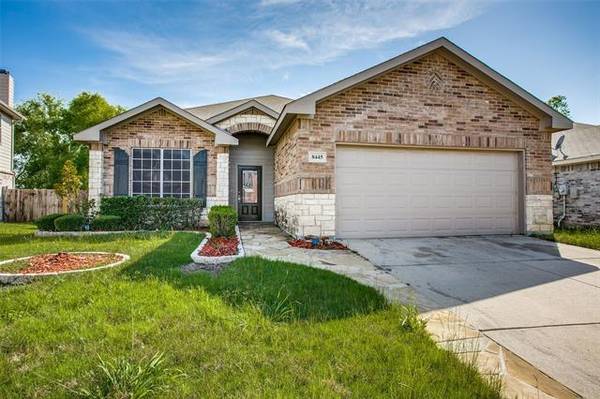 8445 Shallow Creek Drive, Fort Worth, TX 76179