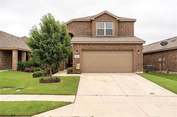 8912 Deadwood Lane, Aubrey, TX 76227