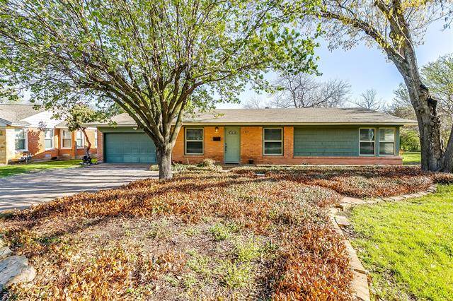 3620 W Seminary Drive, Fort Worth, TX 76109