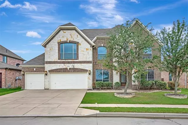 10325 Crowne Pointe Lane, Fort Worth, TX 76244