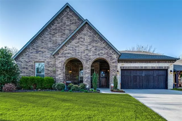 2700 Stonebriar Court, Arlington, TX 76001