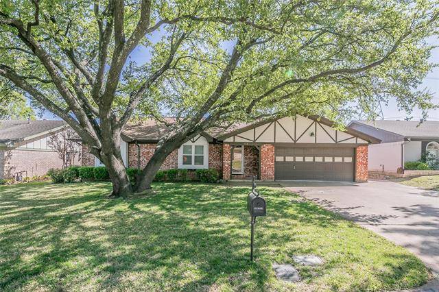 413 Mountainview Drive, Hurst, TX 76054