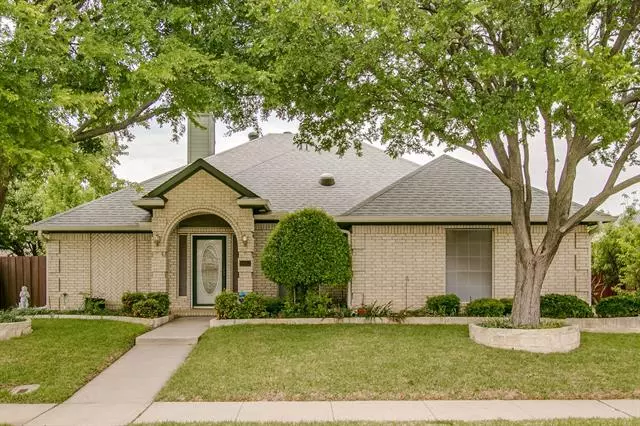 1017 Stanford Lane, Lewisville, TX 75067