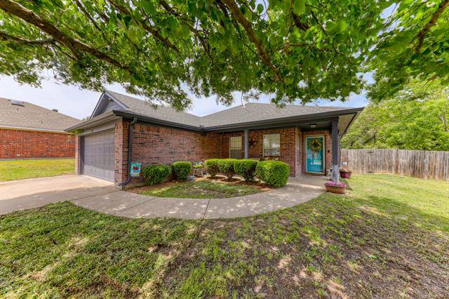 310 Dalhart Court, Weatherford, TX 76086