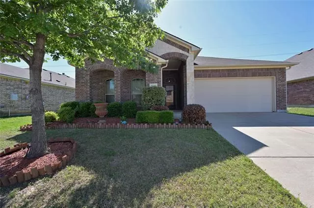 7722 Black Willow Lane, Arlington, TX 76002