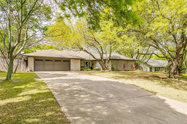 Fort Worth, TX 76116,6458 Crestmore Road