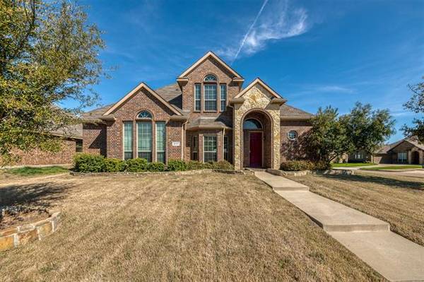 217 Warbler Drive, Desoto, TX 75115