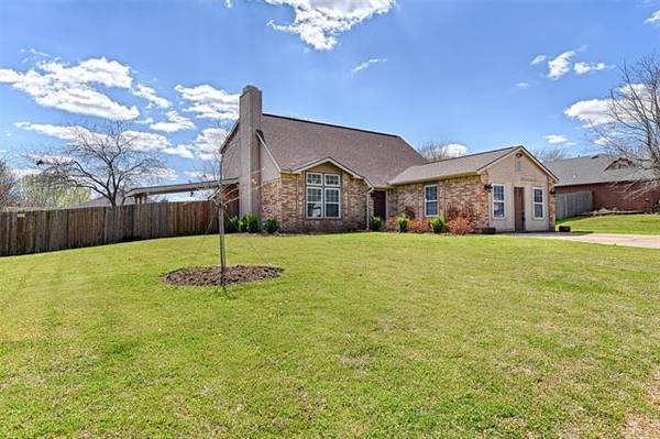 214 Wilshire Drive, Glenn Heights, TX 75154