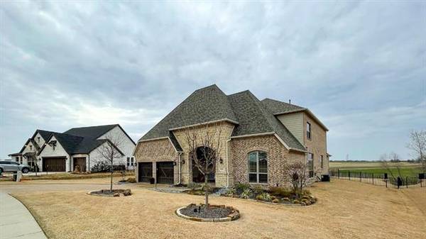 1137 Stonebridge Pass, Gunter, TX 75058