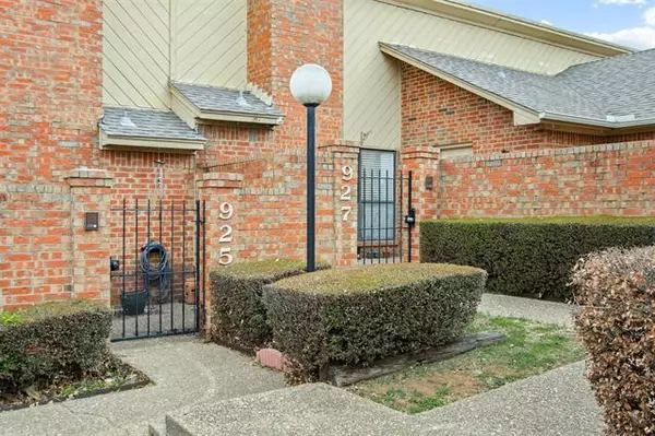 925 Cedarland Boulevard, Arlington, TX 76011