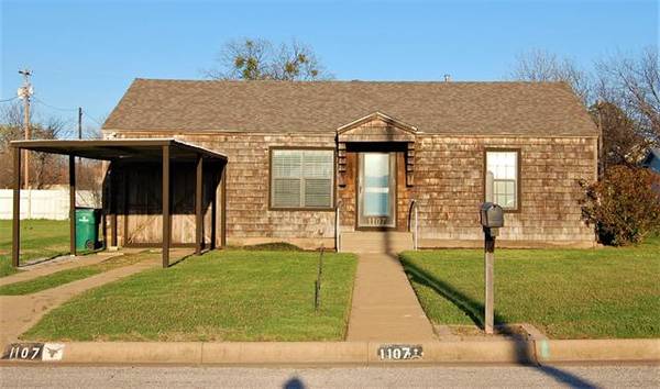 1107 Carolina Street, Graham, TX 76450