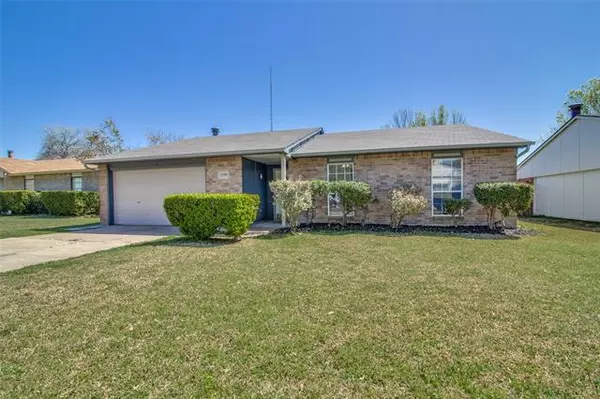 5910 Lakecrest Drive, Garland, TX 75043