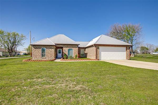 301 E Pearl Street, Celeste, TX 75423