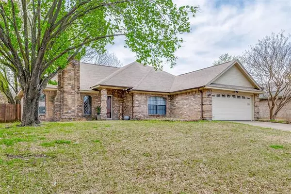 Burleson, TX 76028,212 Timber Creek Drive