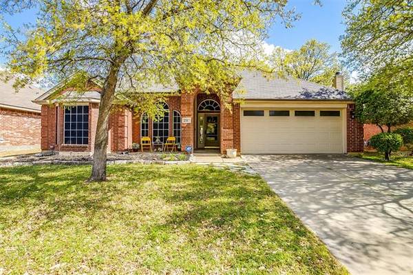 2517 Greenhaven Drive, Burleson, TX 76028