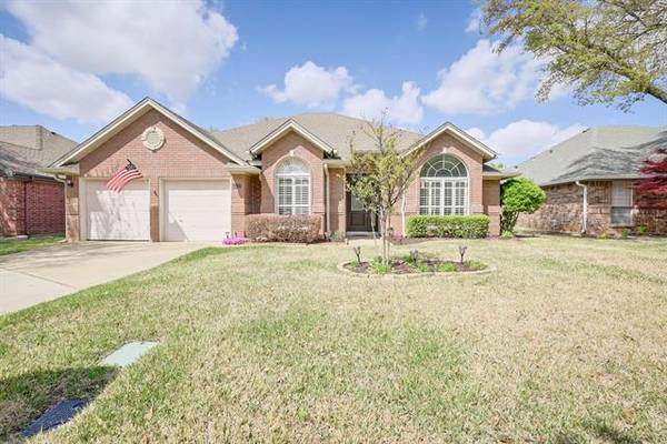 2217 S Branch Drive, Arlington, TX 76001