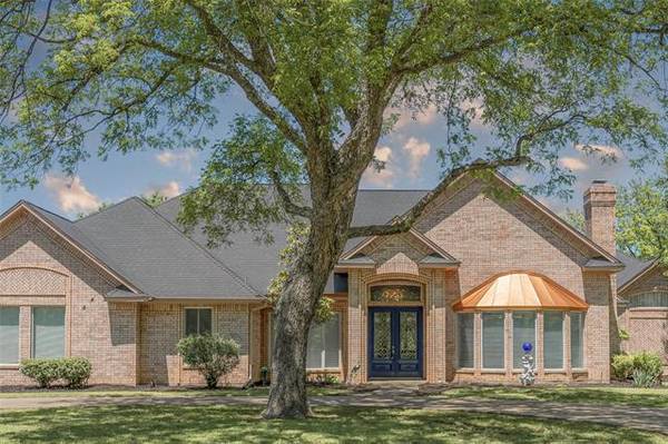 8118 Ravenswood Road, Granbury, TX 76049