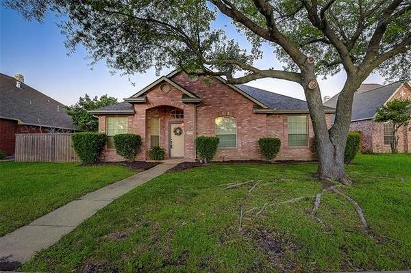 6114 Grantham Drive, Rowlett, TX 75087