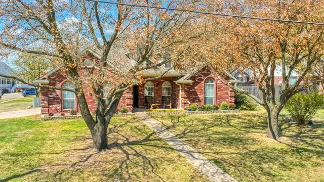 1722 E Lake Drive, Weatherford, TX 76087