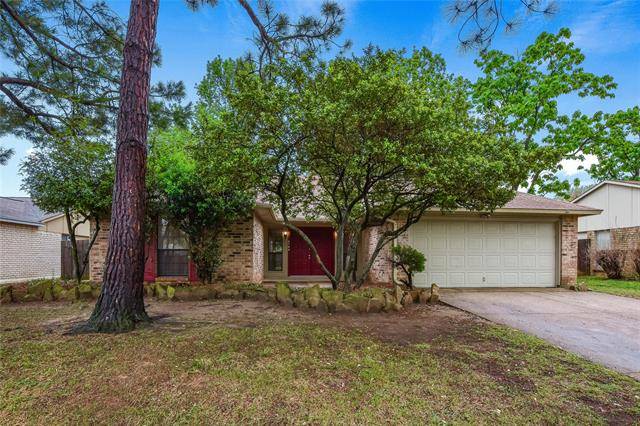 6704 Blackberry Drive, Arlington, TX 76016