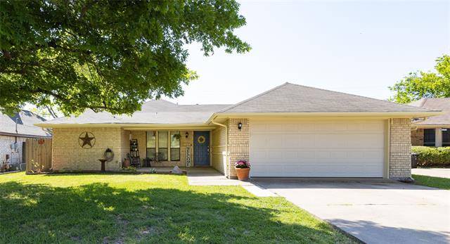 1103 Savannah Drive, Ennis, TX 75119