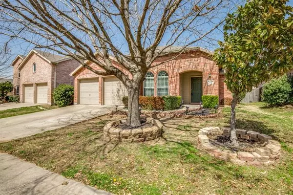 1231 Mockingbird Drive, Aubrey, TX 76227