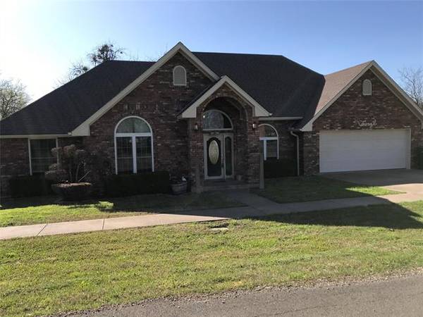 1101 N 8th, Honey Grove, TX 75446