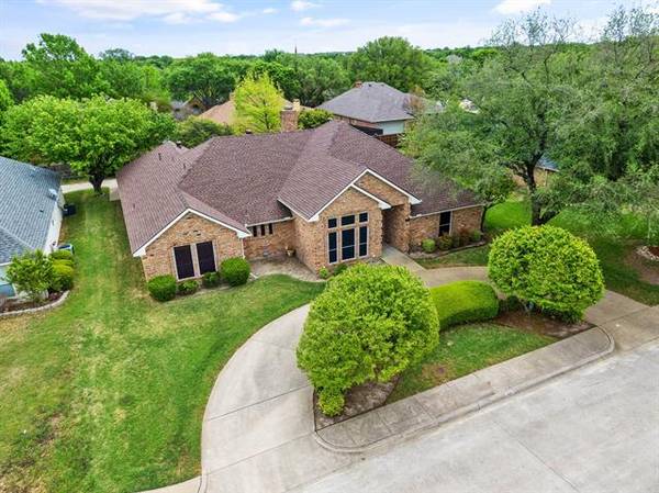 604 N Silver Creek Circle, Desoto, TX 75115