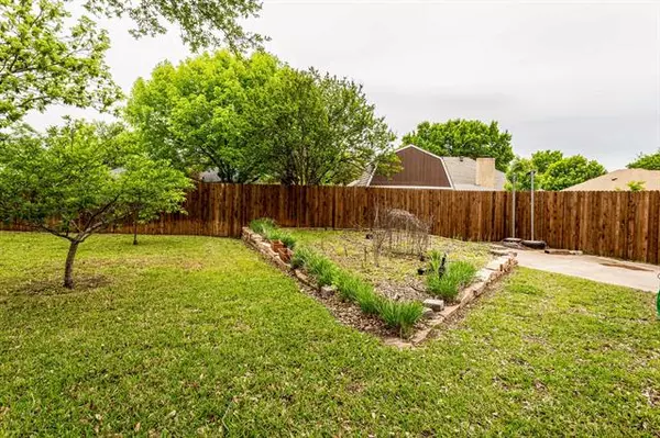 Hurst, TX 76053,1005 Sean Court