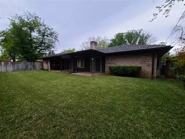 Arlington, TX 76015,1304 Ashbury Court