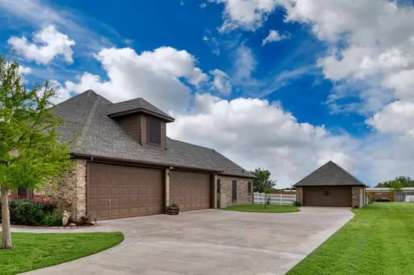 Azle, TX 76020,13016 Stacey Valley Drive