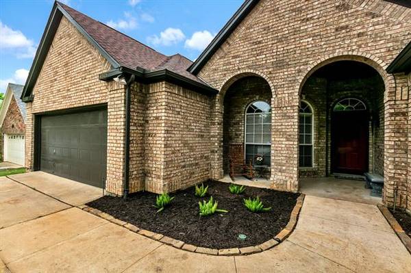 4315 Hazy Meadow Lane, Grapevine, TX 76051