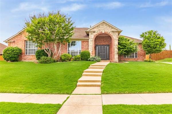 1805 Walnut Hill Drive, Rowlett, TX 75088