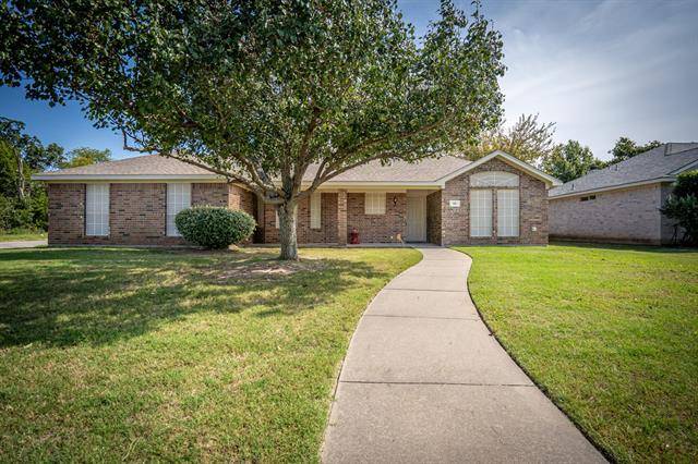 401 Dakota Drive, Joshua, TX 76058