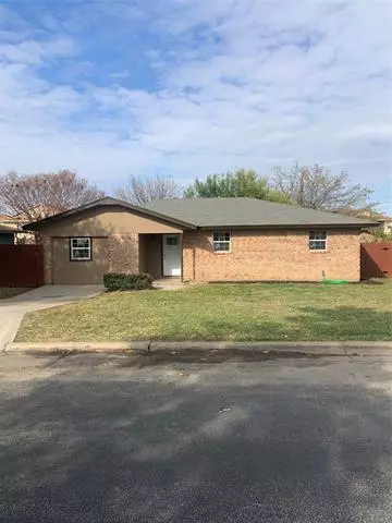 4401 Redbird Drive, Brownwood, TX 76801