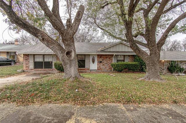 313 Fieldside Drive, Garland, TX 75043