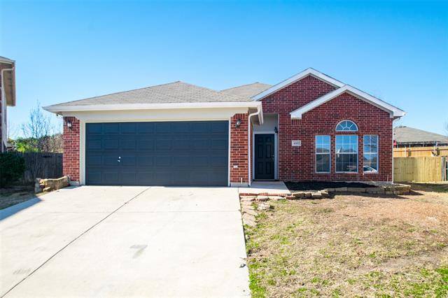 4900 Spur Ridge Court, Fort Worth, TX 76244