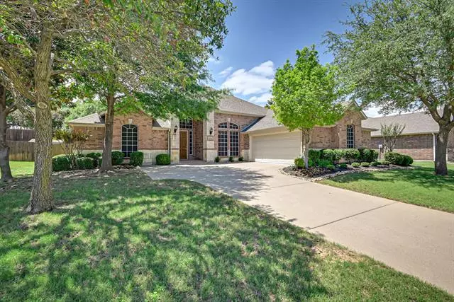 8206 Summerleaf Drive, Arlington, TX 76001