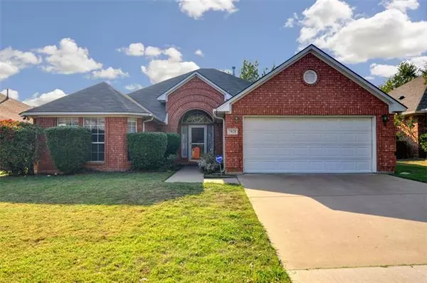 7828 Meadowlark Drive, Fort Worth, TX 76133