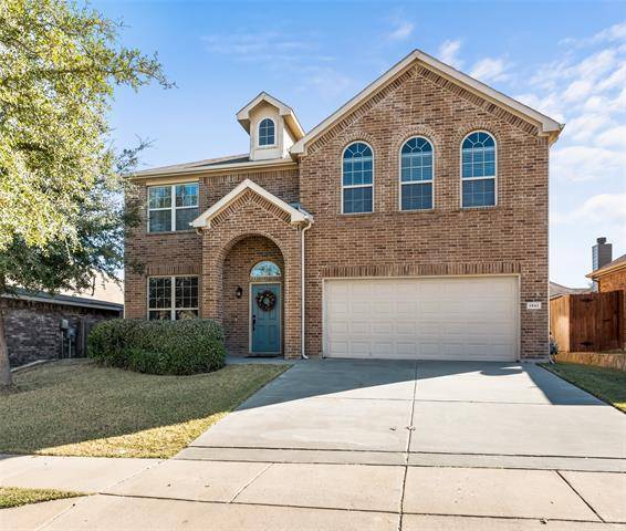 1041 Long Pointe Avenue, Fort Worth, TX 76108