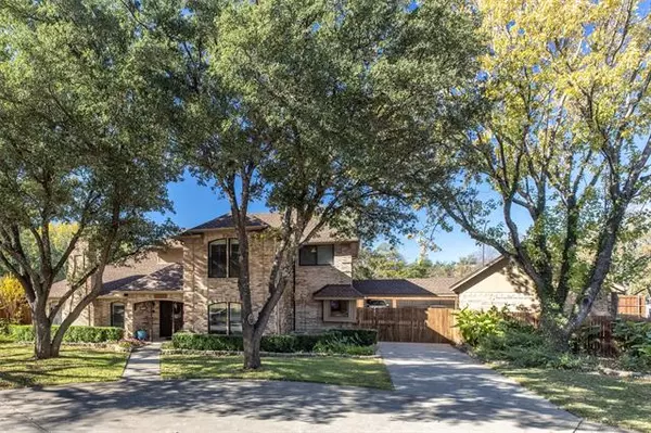 2422 Wimbledon Drive, Arlington, TX 76017