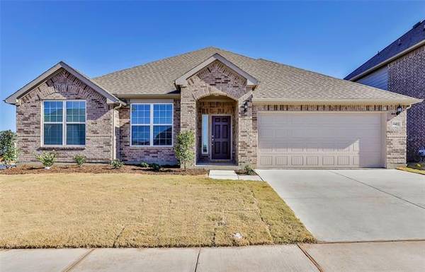 11412 Squall Hill Drive, Fort Worth, TX 76052